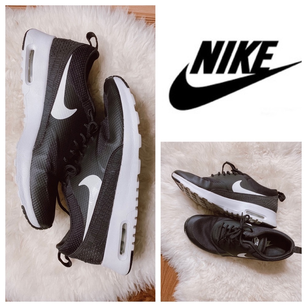 Nike Women’s Air Max Thea Low-Top Sneakers